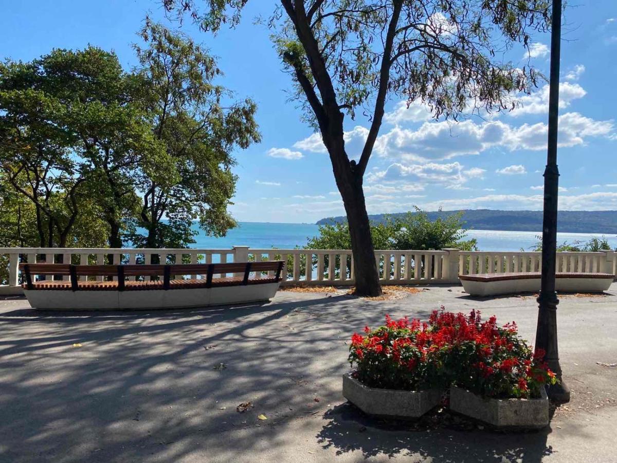 Мarelis Luxe Port Apartment Varna Ngoại thất bức ảnh