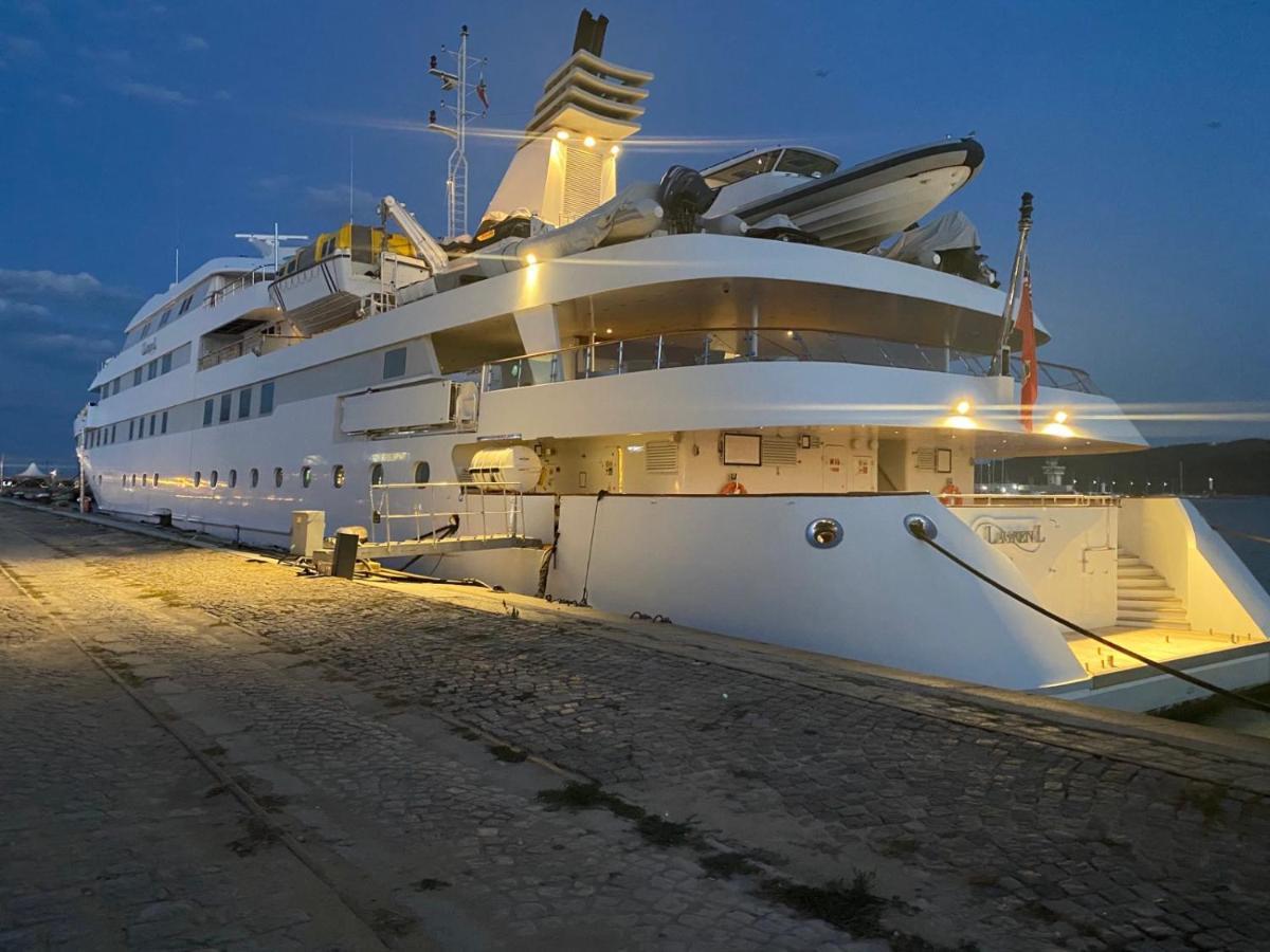 Мarelis Luxe Port Apartment Varna Ngoại thất bức ảnh