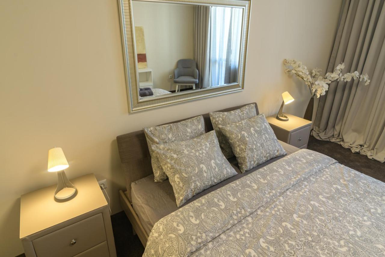 Мarelis Luxe Port Apartment Varna Ngoại thất bức ảnh