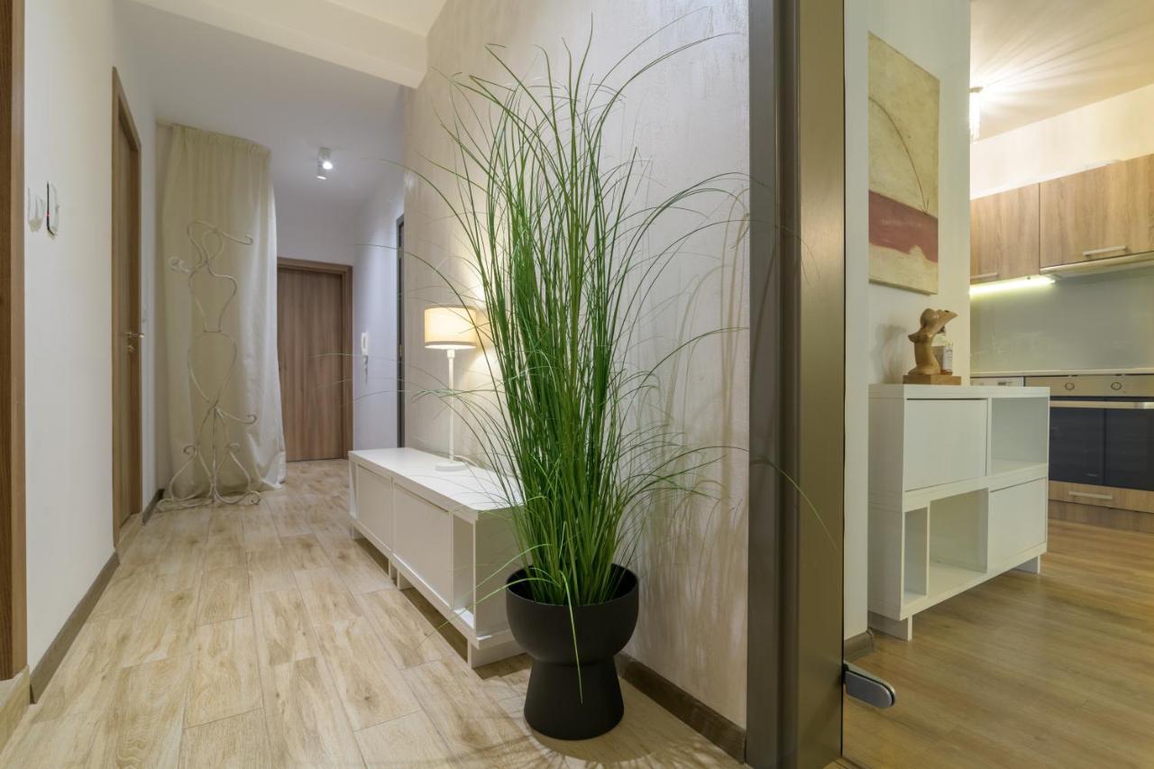 Мarelis Luxe Port Apartment Varna Ngoại thất bức ảnh