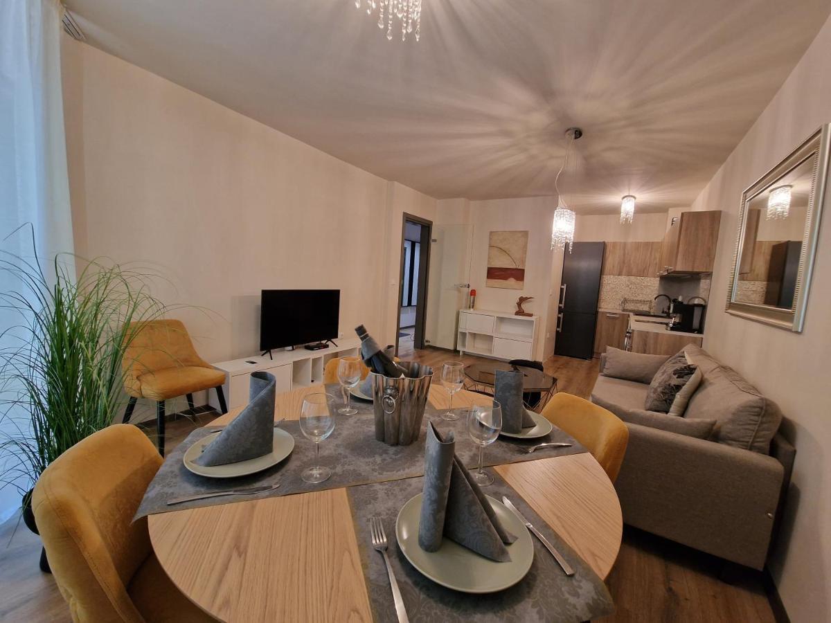 Мarelis Luxe Port Apartment Varna Ngoại thất bức ảnh
